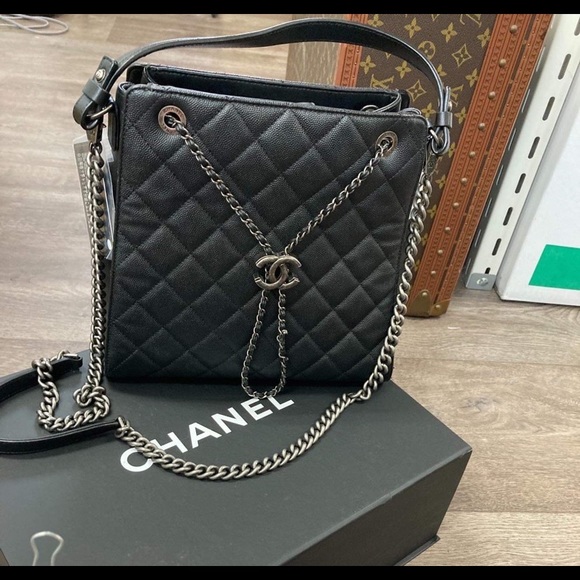 Chanel Caviar crossbody bag - Picture 2 of 14